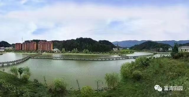 湖畔田园全景